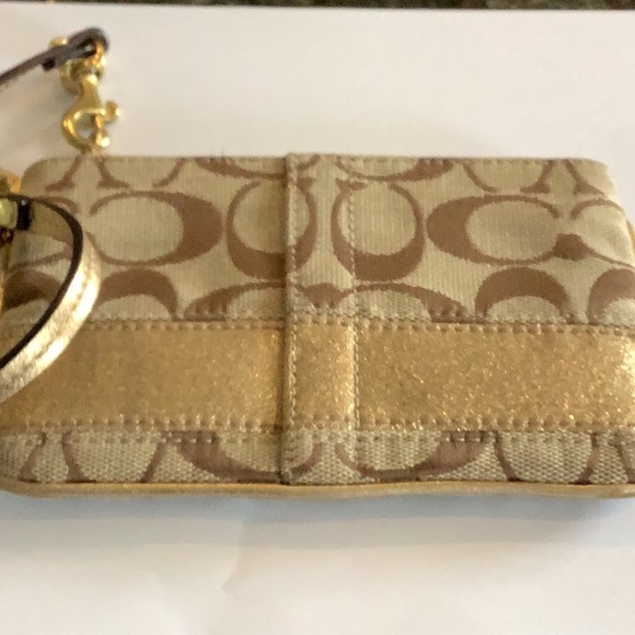 Coach wristlet - Picture 2 of 3